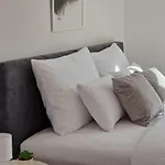 Breeza Living Apartment *