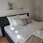 Apartment Breeza Living