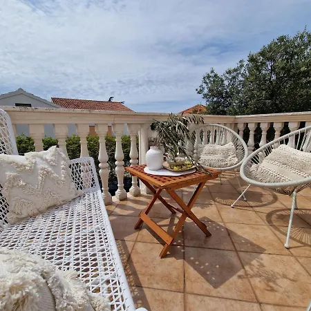 Seabreeze Apartment *